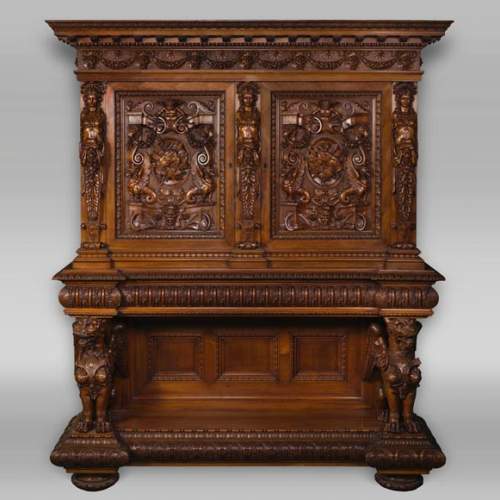 A sumptuous sculpted credenza coming from an exceptional furniture set realized by Moses Michelangelo Guggenheim for the Palazzo Papadopoli in Venice, Italy