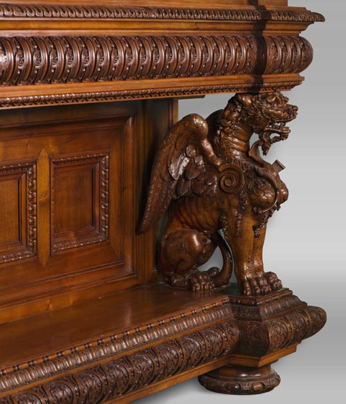 A sumptuous sculpted credenza coming from an exceptional furniture set realized by Moses Michelangelo Guggenheim for the Palazzo Papadopoli in Venice, Italy A sumptuous sculpted credenza coming from an exceptional furniture set realized by Moses Michelangelo Guggenheim for the Palazzo Papadopoli in Venice, Italy-14