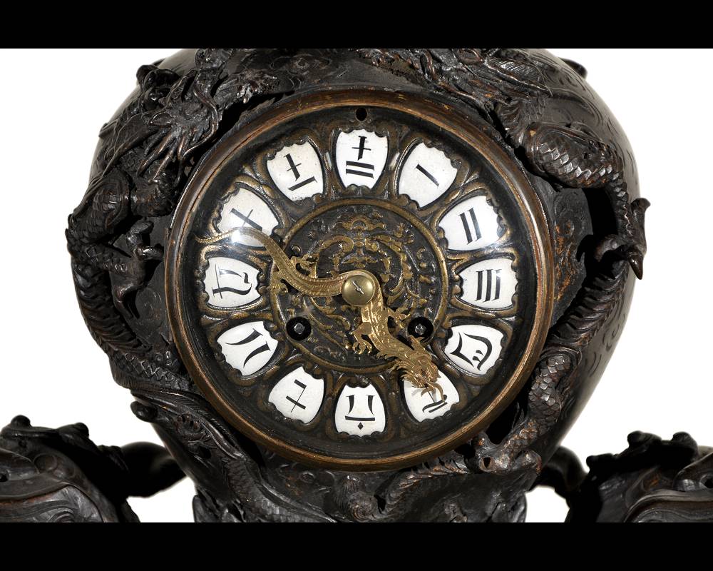 Exceptional large clock with the Fô dogs Exceptional large clock with the Fô dogs-1