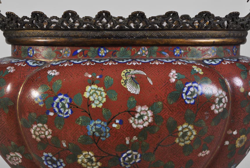 Ormolu mounted and red cloisonne enamel cache-pot Ormolu mounted and red cloisonne enamel cache-pot-1