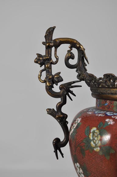 Ormolu mounted and red cloisonne enamel cache-pot Ormolu mounted and red cloisonne enamel cache-pot-2