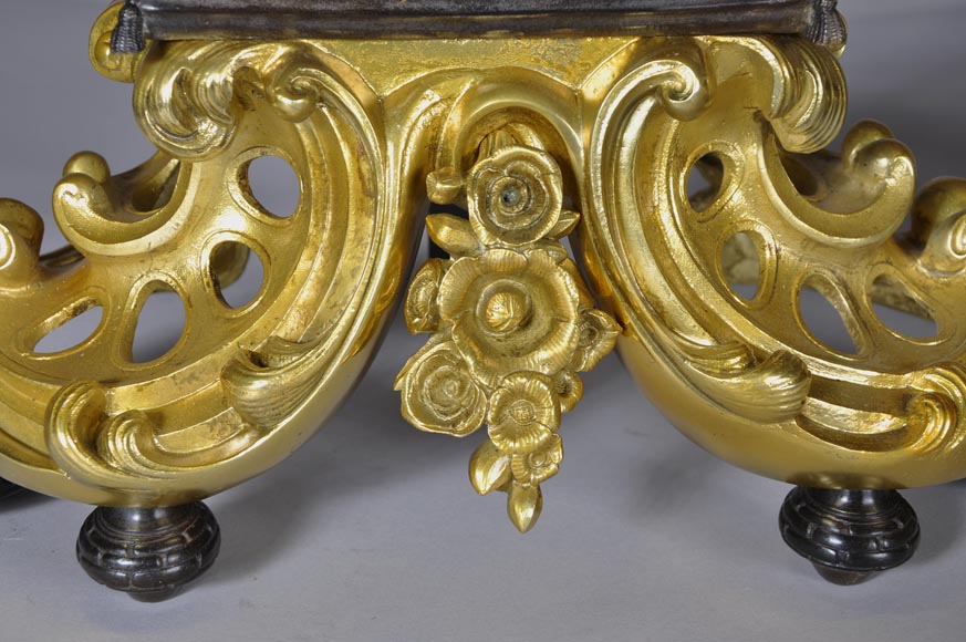 Antique pair of gilded bronze and brown patina bronze andirons with cat and dog decor Antique pair of gilded bronze and brown patina bronze andirons with cat and dog decor-5