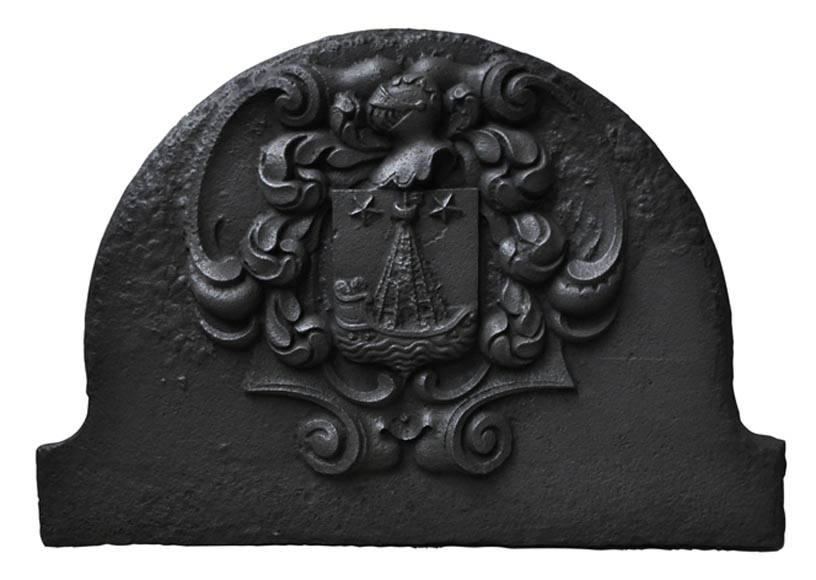 Beautiful curved cast iron fireback with Paris coat of Arms Beautiful curved cast iron fireback with Paris coat of Arms-0