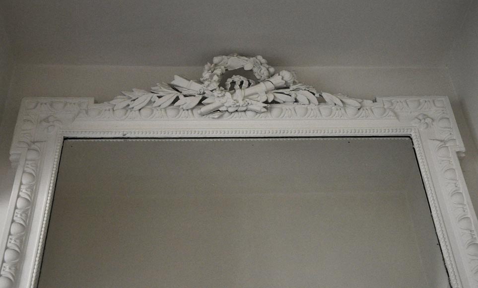 Antique Louis XVI style pier glass with quiver and flowers decor Antique Louis XVI style pier glass with quiver and flowers decor-1