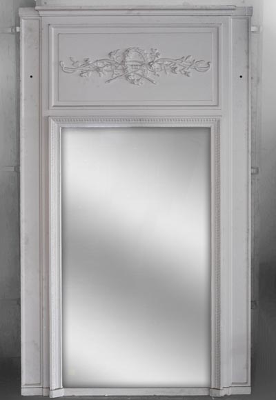 A Louis XVI style painted in white Overmantel with a bow A Louis XVI style painted in white Overmantel with a bow-0