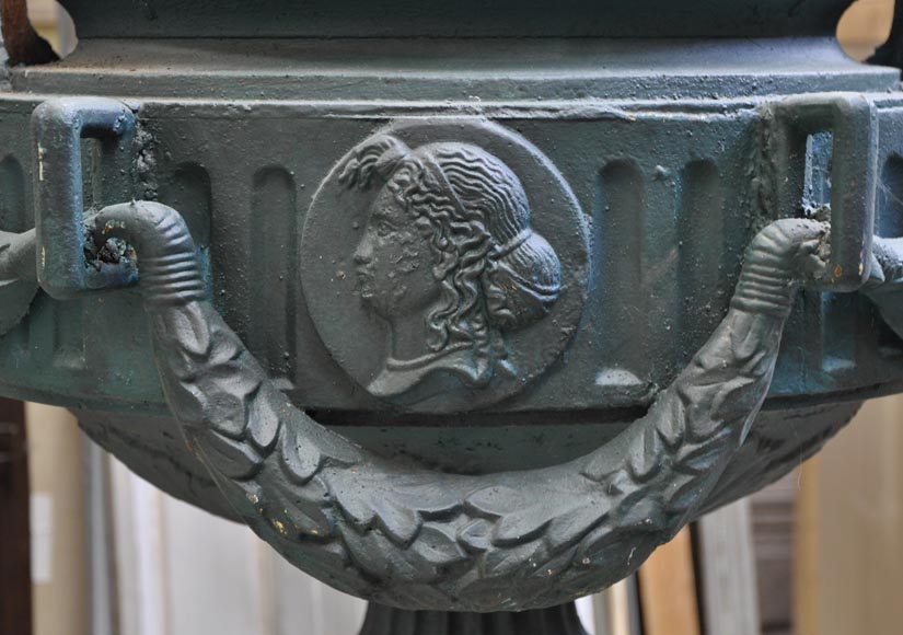 Pair of cast iron Louis XVI style vase with theirs originals bases Pair of cast iron Louis XVI style vase with theirs originals bases-3