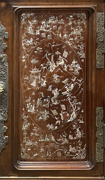 DAÏ NIPPON, Japanese-style cabinet with mother-of-pearl marquetry-3