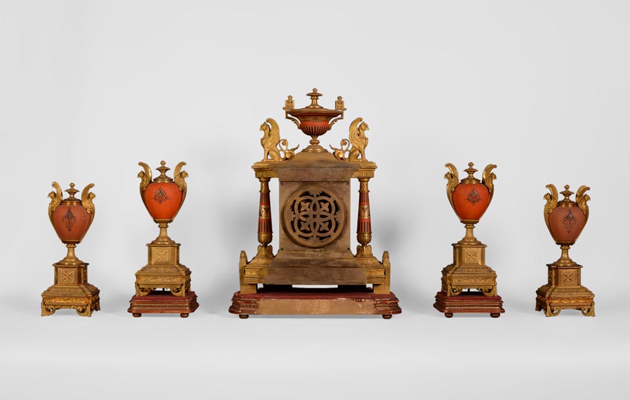 Porcelain and gilded bronze clock set with griffin Porcelain and gilded bronze clock set with griffin-10