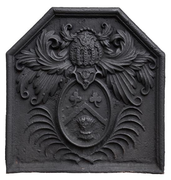 Antique 18th-century fireback with the coat of arms of the Fontaine de Biré family Antique 18th-century fireback with the coat of arms of the Fontaine de Biré family-0