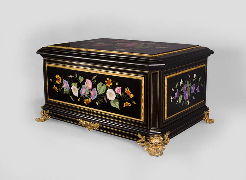 Julien-Nicolas RIVART (1802-1867) - Exceptional Jewel Case decorated with porcelain marquetry from Elsa Schiaparelli’s collection Julien-Nicolas RIVART (1802-1867) - Exceptional Jewel Case decorated with porcelain marquetry from Elsa Schiaparelli’s collection-0