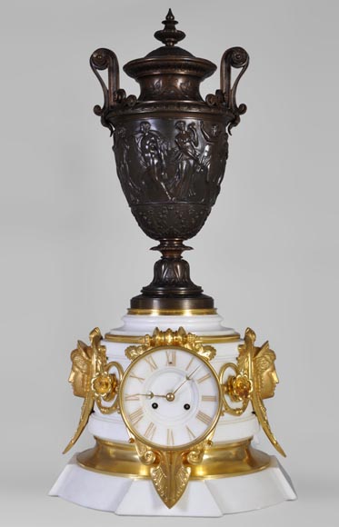 Important Napoléon III style double side clock in statuary marble and bronze Important Napoléon III style double side clock in statuary marble and bronze-0