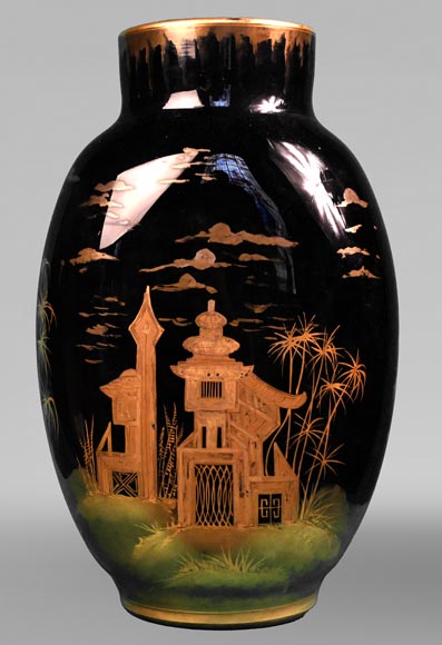 Cristalleries du Val Saint-Lambert, Pair of vases with a Japanese landscape, circa 1880 Cristalleries du Val Saint-Lambert, Pair of vases with a Japanese landscape, circa 1880-4