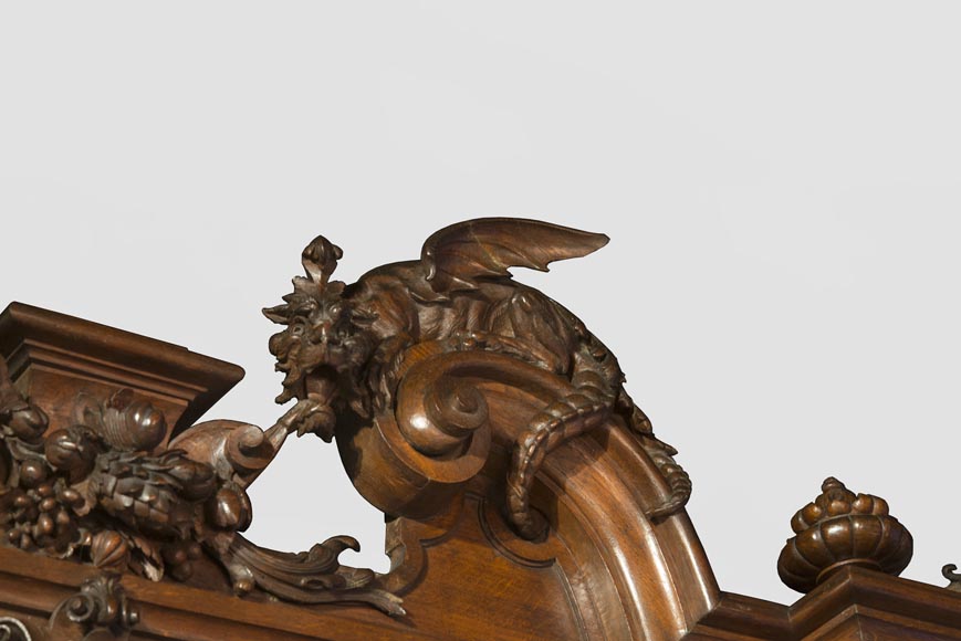 Richly carved Neo-Renaissance style buffet Richly carved Neo-Renaissance style buffet-3