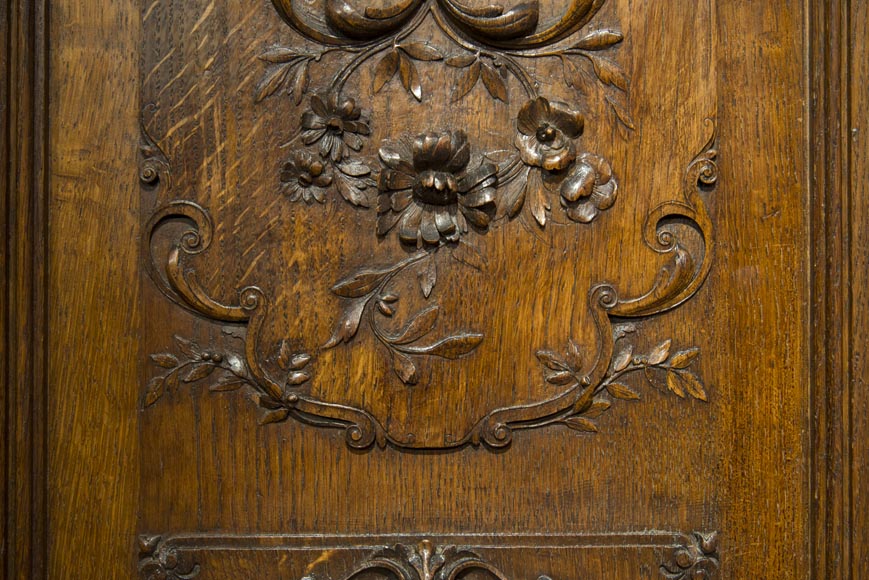 Richly carved Neo-Renaissance style buffet Richly carved Neo-Renaissance style buffet-8