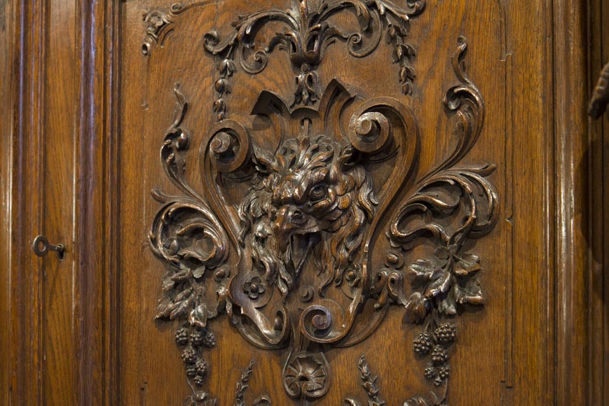 Richly carved Neo-Renaissance style buffet Richly carved Neo-Renaissance style buffet-15