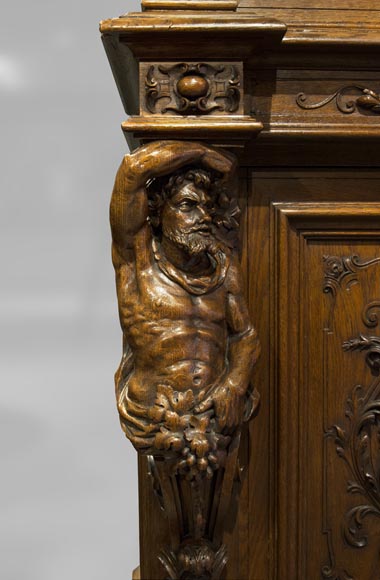 Richly carved Neo-Renaissance style buffet Richly carved Neo-Renaissance style buffet-18