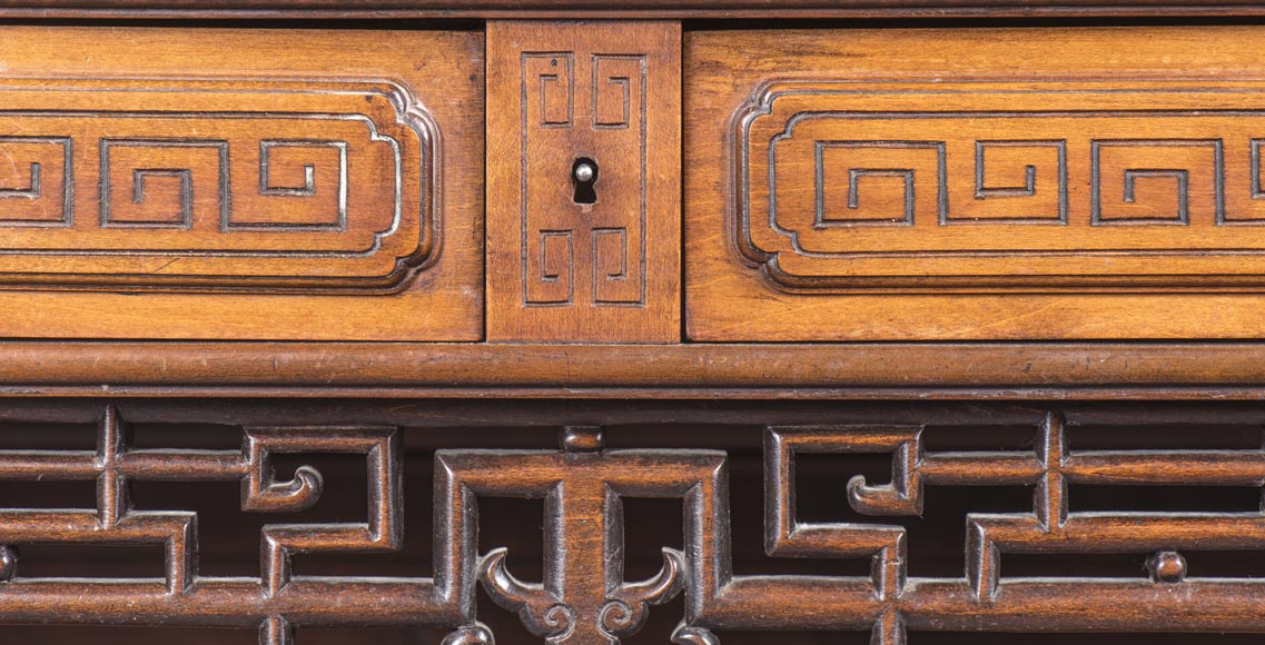 Japanese style presentation cabinet with ivory and lacquer decoration-7