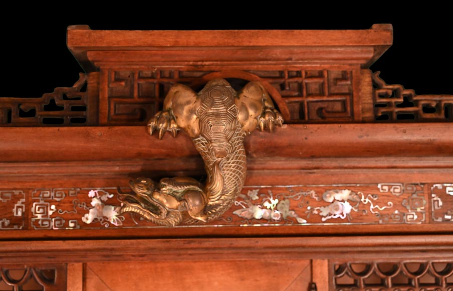 Gabriel VIARDOT (attributed to), Japanese furniture with mother-of-pearl inlaid panels, late 19th century Gabriel VIARDOT (attributed to), Japanese furniture with mother-of-pearl inlaid panels, late 19th century-2