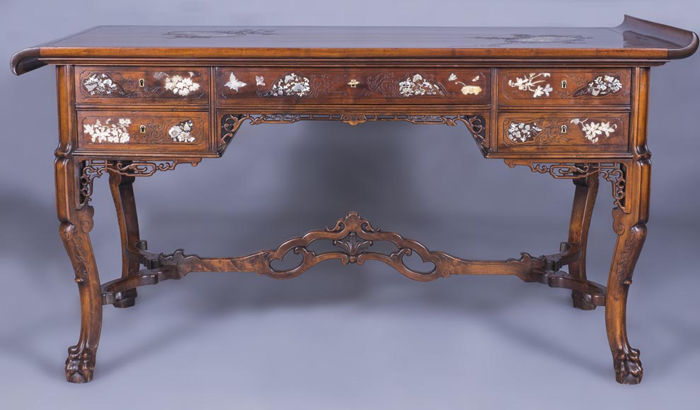Maison des Bmbous Alfred PERRET and Ernest VIBERT (attributed to) - Japanese flat desk with mother-of-pearl and ivory decoration Maison des Bmbous Alfred PERRET and Ernest VIBERT (attributed to) - Japanese flat desk with mother-of-pearl and ivory decoration-0