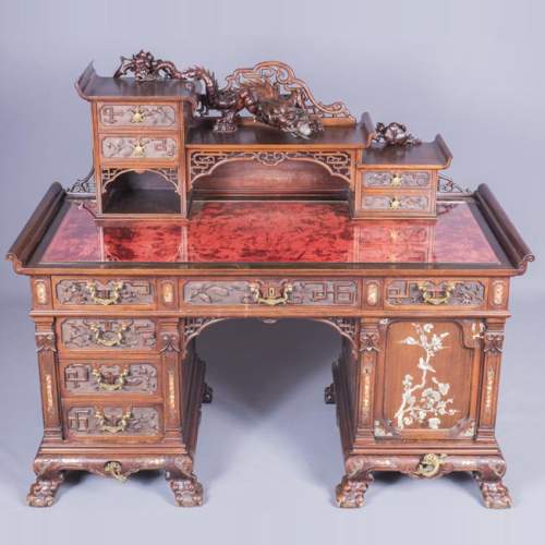 Important japanese style pedestal desk with dragons decoration