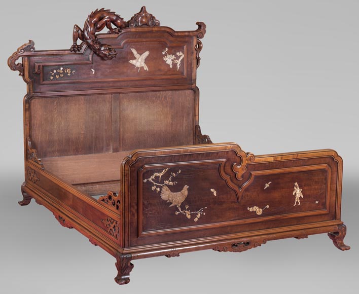 Antique bed of Far Eastern inspiration with engraved and inlaid bone decoration Antique bed of Far Eastern inspiration with engraved and inlaid bone decoration-0