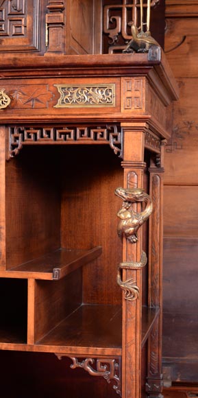 Gabriel VIARDOT (attributed to) - Asymmetrical cabinet with rich engraved and sculpted decoration of extreme oriental inspiration Gabriel VIARDOT (attributed to) - Asymmetrical cabinet with rich engraved and sculpted decoration of extreme oriental inspiration-10