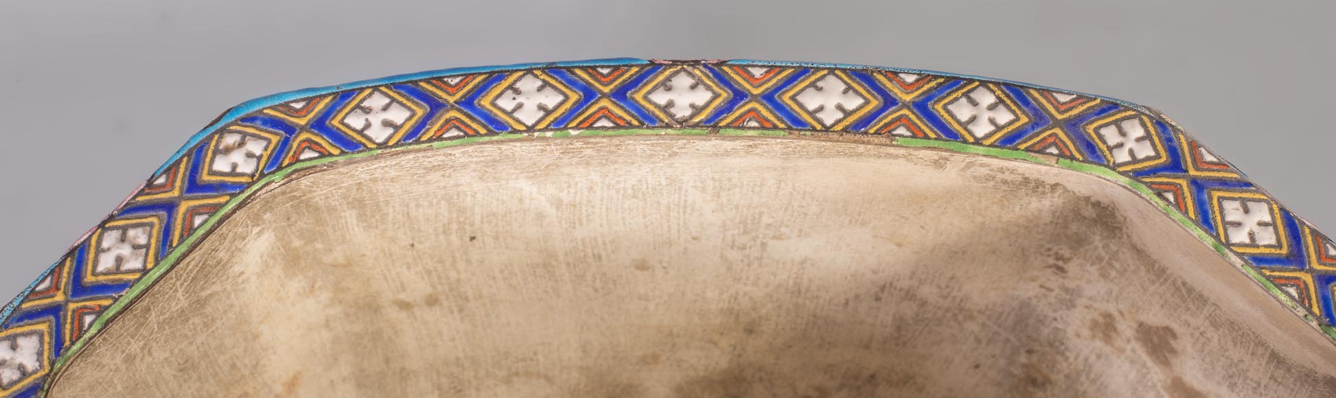 Japanese style cachepot in glazed earthenware with medallion decoration of animated life scenes Japanese style cachepot in glazed earthenware with medallion decoration of animated life scenes-2