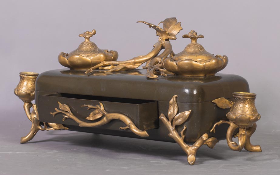 Frédéric-Eugène PIAT (1827-1903) (model by) for Maison PERROT (bronze maker) - Elegant japonese-style inkwell with butterfly Frédéric-Eugène PIAT (1827-1903) (model by) for Maison PERROT (bronze maker) - Elegant japonese-style inkwell with butterfly-2