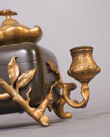 Frédéric-Eugène PIAT (1827-1903) (model by) for Maison PERROT (bronze maker) - Elegant japonese-style inkwell with butterfly Frédéric-Eugène PIAT (1827-1903) (model by) for Maison PERROT (bronze maker) - Elegant japonese-style inkwell with butterfly-3
