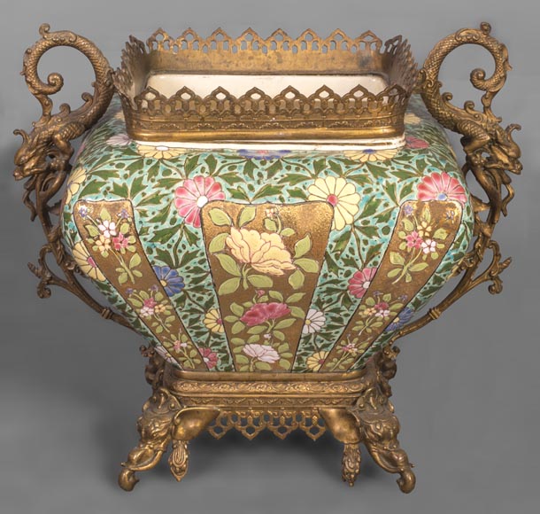 Ignac FISCHER - Chinese style jardiniere, in earthenware and gilded bronze Ignac FISCHER - Chinese style jardiniere, in earthenware and gilded bronze-0