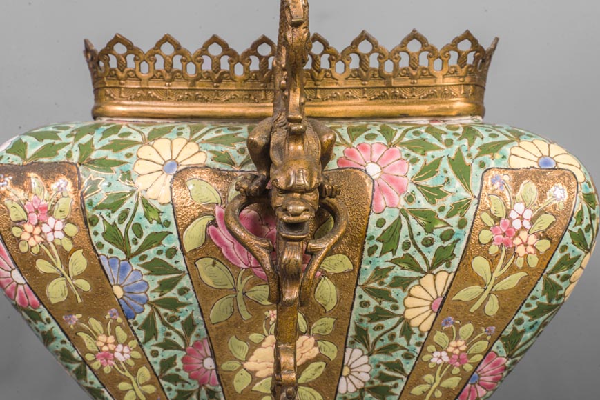 Ignac FISCHER - Chinese style jardiniere, in earthenware and gilded bronze Ignac FISCHER - Chinese style jardiniere, in earthenware and gilded bronze-3