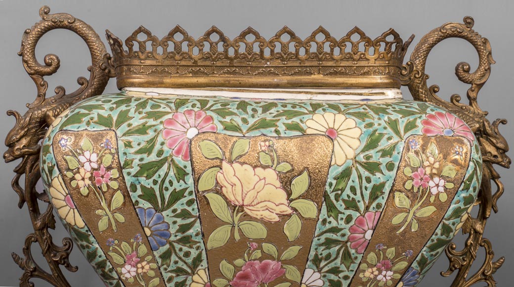 Ignac FISCHER - Chinese style jardiniere, in earthenware and gilded bronze Ignac FISCHER - Chinese style jardiniere, in earthenware and gilded bronze-4