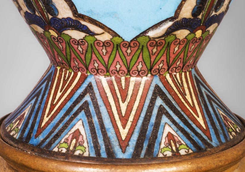 A pair of Japanese style lamps with elephant heads A pair of Japanese style lamps with elephant heads-4