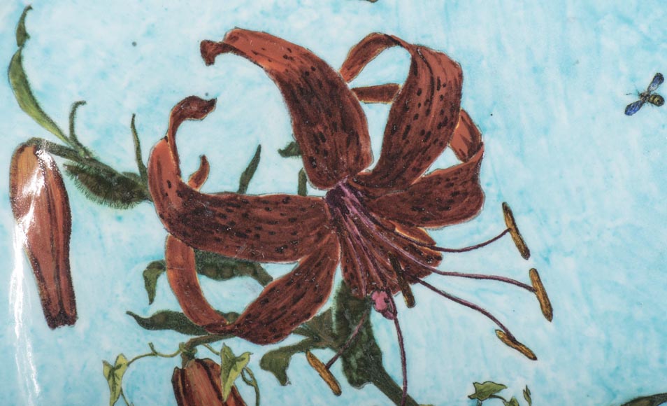 Théodore DECK (ceramist) and Anthony Ludovic REGNIER (painter) - Ceramic dish glazed with tiger lily and butterfly on a blue background Théodore DECK (ceramist) and Anthony Ludovic REGNIER (painter) - Ceramic dish glazed with tiger lily and butterfly on a blue background-2