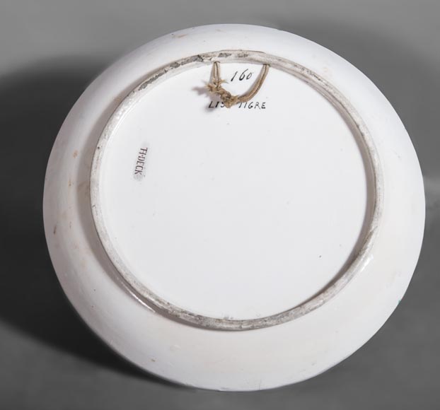 Théodore DECK (ceramist) and Anthony Ludovic REGNIER (painter) - Ceramic dish glazed with tiger lily and butterfly on a blue background Théodore DECK (ceramist) and Anthony Ludovic REGNIER (painter) - Ceramic dish glazed with tiger lily and butterfly on a blue background-5