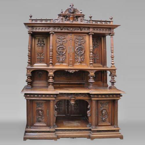 Large Neo-Renaissance style buffet in carved walnut with Louis XII and Francis I of France emblems