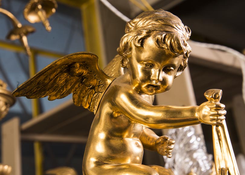 Beautiful antique Napoleon III style chandelier, with Putti carrying tulips Beautiful antique Napoleon III style chandelier, with Putti carrying tulips-6