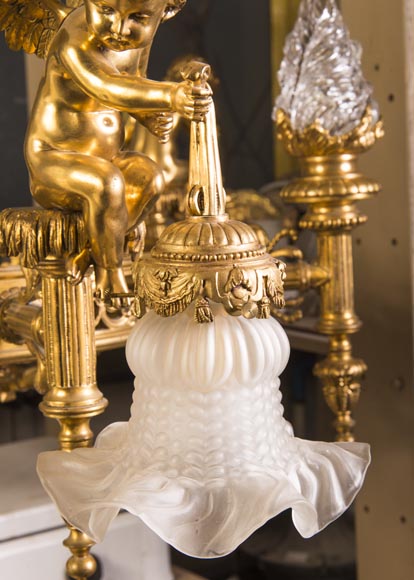 Beautiful antique Napoleon III style chandelier, with Putti carrying tulips Beautiful antique Napoleon III style chandelier, with Putti carrying tulips-7
