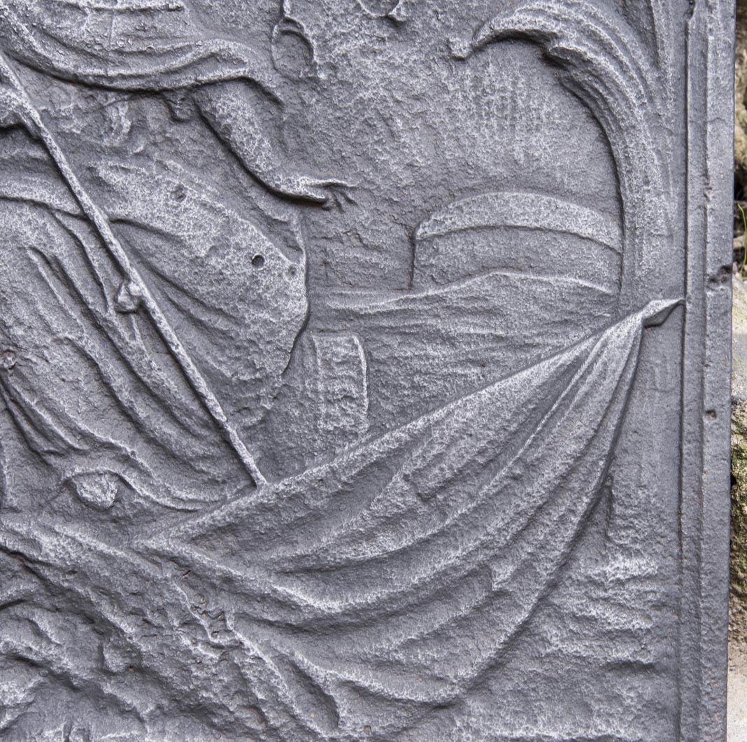 An antique fireback with Minerva, 18th century An antique fireback with Minerva, 18th century-4