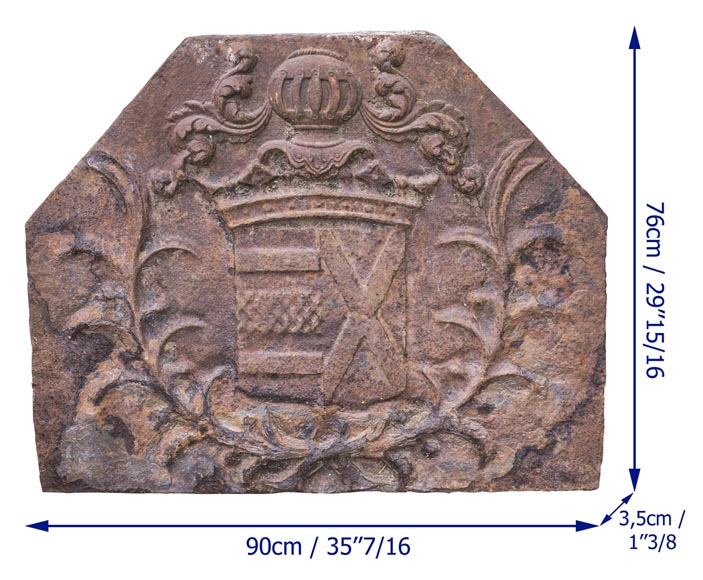 Cast iron fireback from the 17th century, decorated with a knight's height Cast iron fireback from the 17th century, decorated with a knight's height-6