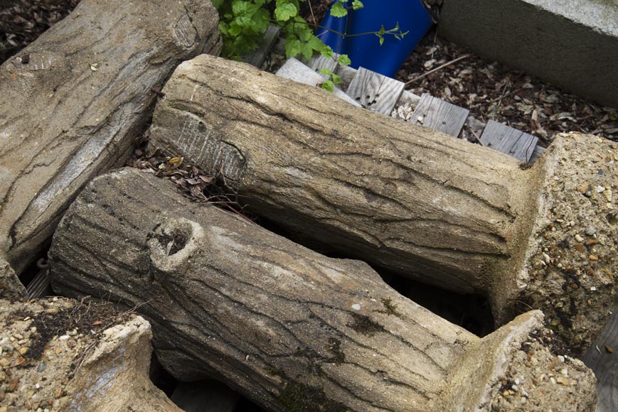 Set of Rocaille style cement posts Set of Rocaille style cement posts-4