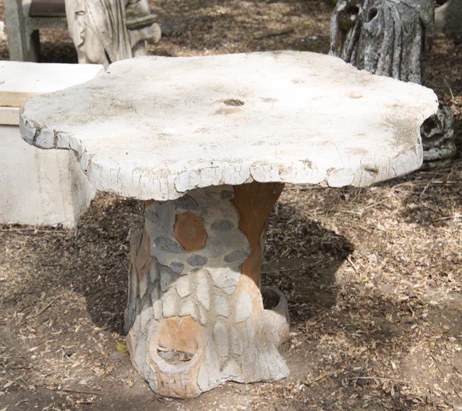 Rocaille style garden table made out of cement Rocaille style garden table made out of cement-2
