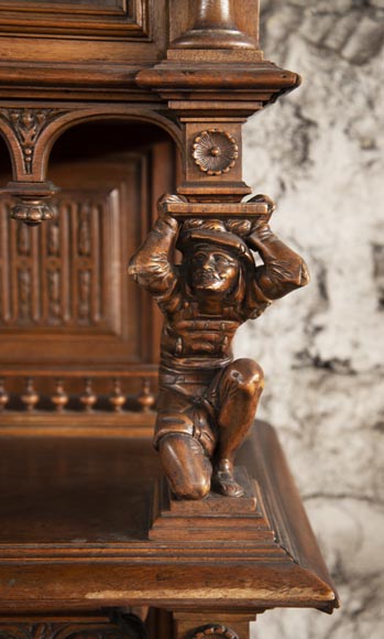 Small Neo-Renaissance style display cabinet Small Neo-Renaissance style display cabinet-3