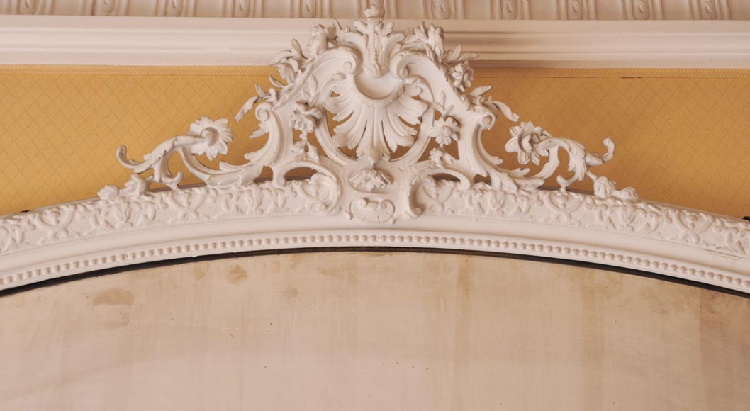 Antique Regency style trumeau with an openwork pediment adorned with a large shell Antique Regency style trumeau with an openwork pediment adorned with a large shell-1