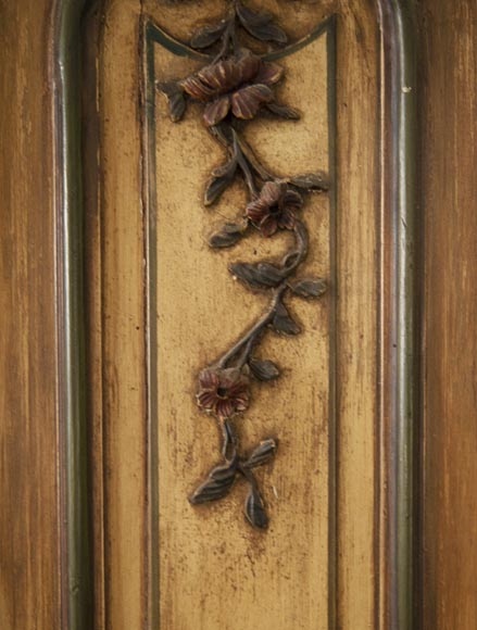 Trumeau decorated with an oil on canvas depicting a musician monkey Trumeau decorated with an oil on canvas depicting a musician monkey-6