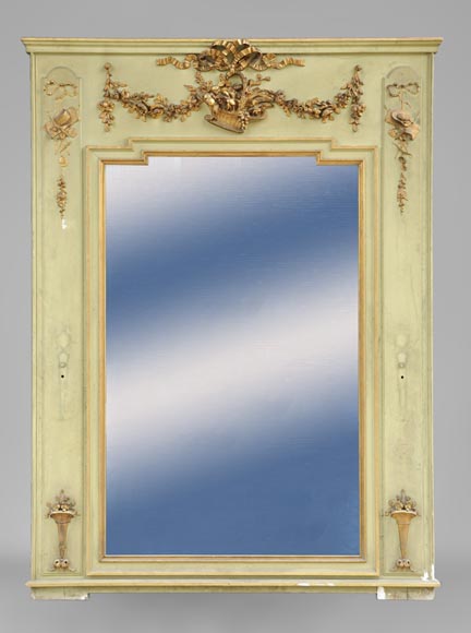 Beautiful antique Louis XVI style pier glass with basket decor and flowers in gilded stucco and green lacquer Beautiful antique Louis XVI style pier glass with basket decor and flowers in gilded stucco and green lacquer-0