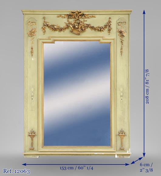 Beautiful antique Louis XVI style pier glass with basket decor and flowers in gilded stucco and green lacquer Beautiful antique Louis XVI style pier glass with basket decor and flowers in gilded stucco and green lacquer-7