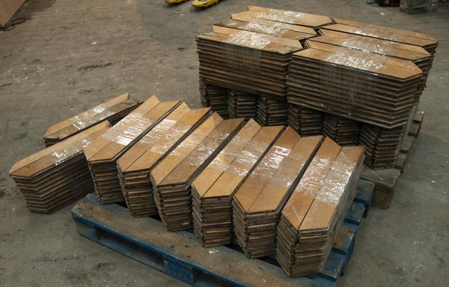 Lot of about 19 m2 of antique Point de Hongrie oak parquet flooring Lot of about 19 m2 of antique Point de Hongrie oak parquet flooring-1
