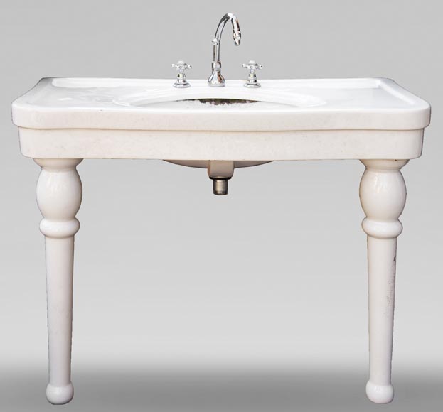 Two-footed earthenware washbasin Two-footed earthenware washbasin-0