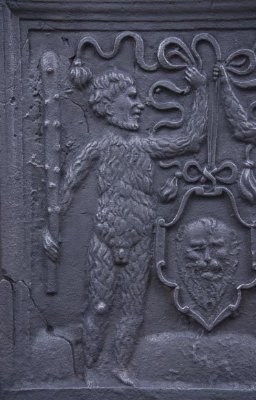 Antique fireback with two savages armed with masses Antique fireback with two savages armed with masses-1